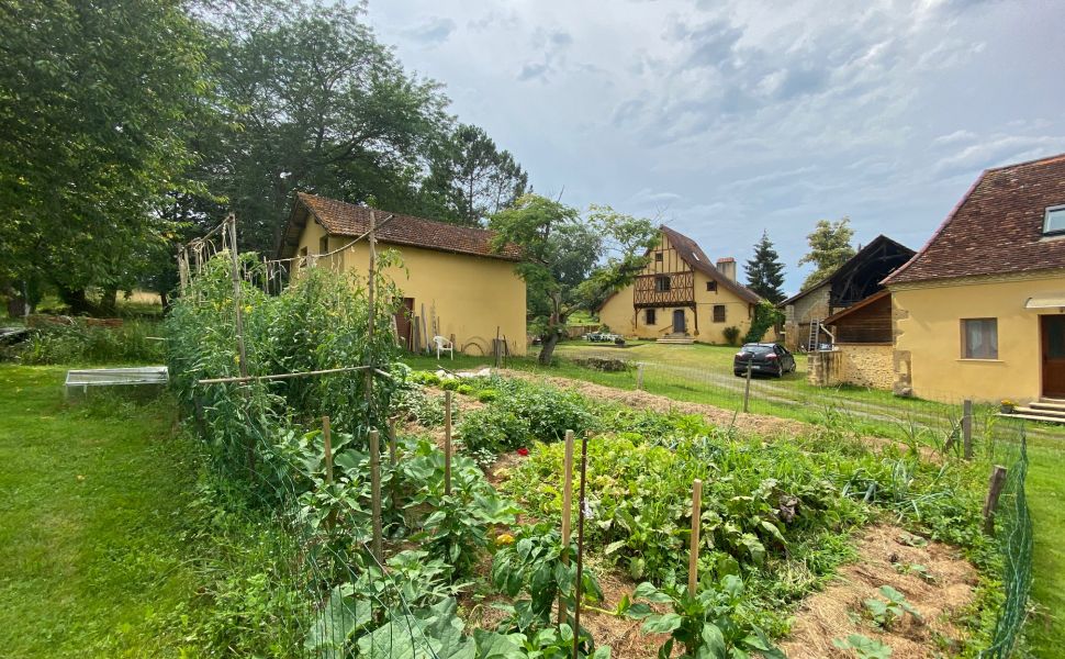 Rare & Unique Farmhouse from the 15C with Guest Annex